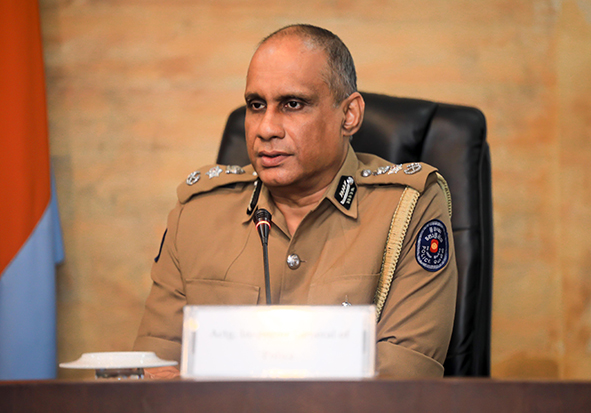 නව පොලිස්පති වැඩ බාරගනී