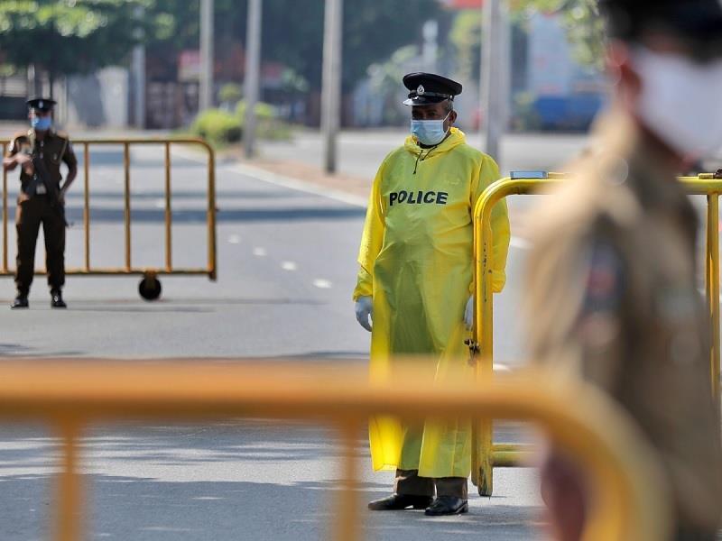ත්රිකුණාමලය දිස්ත්රික්කයේ ග්රාම නිලධාරී කොට්ඨාස කිහිපයක් වහාම ක්රියාත්මක වන පරිදි හුදකලා කිරීමට තීරණය කර තිබෙනවා.