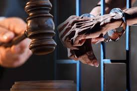 පාසල් සිසුවාට වෙඩි තැබු වෛද්‍යවරයා රක්ෂිත බන්ධනාගාරයට